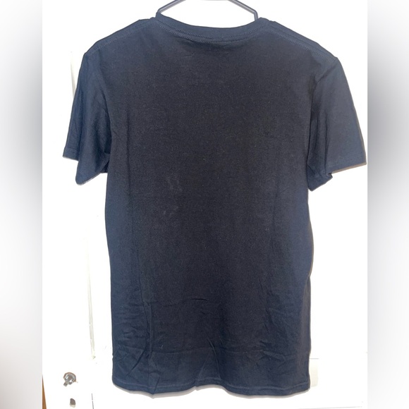 Queen Black Adult Graphic T-Shirt - Picture 3 of 3